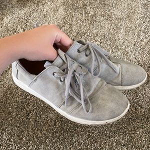 Grey Toms Sneakers!